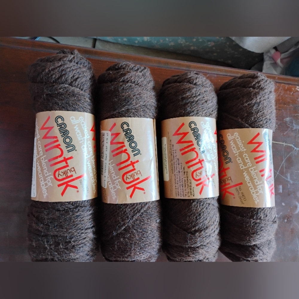 Carbon Wintuk Dark Brown Yarn